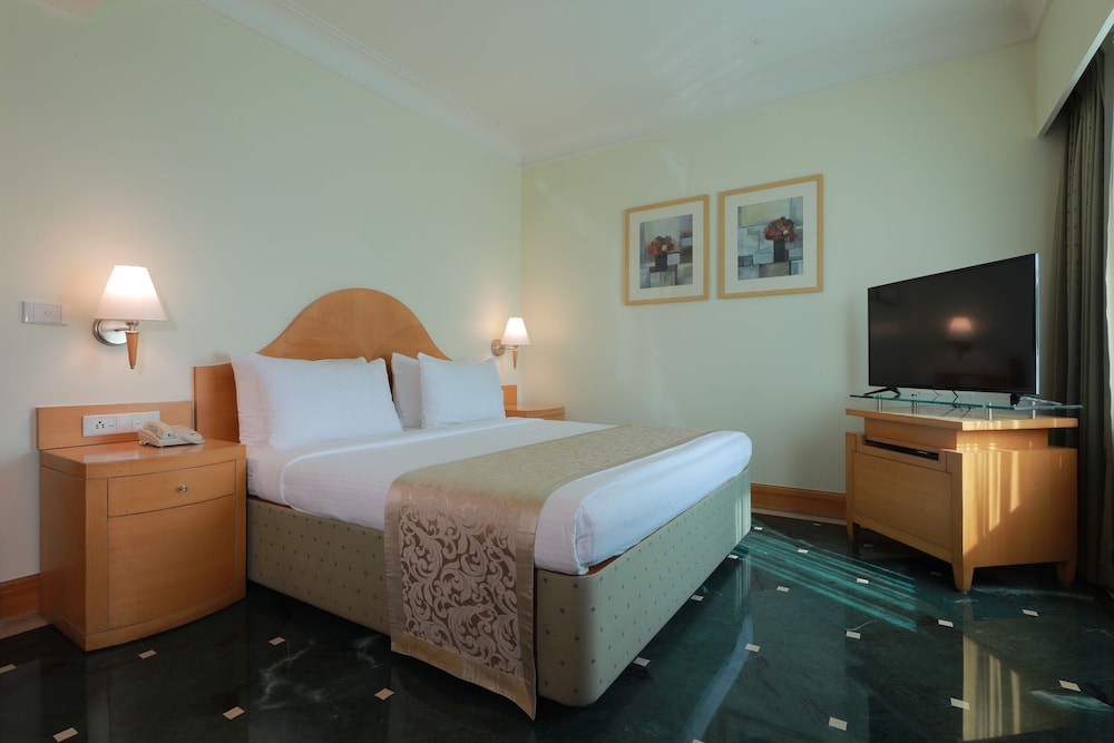 The Imperial Palace Hotel 28/70