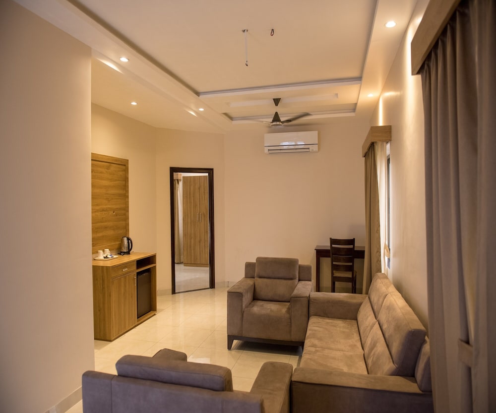 Sun Hotel & Resort 32/50