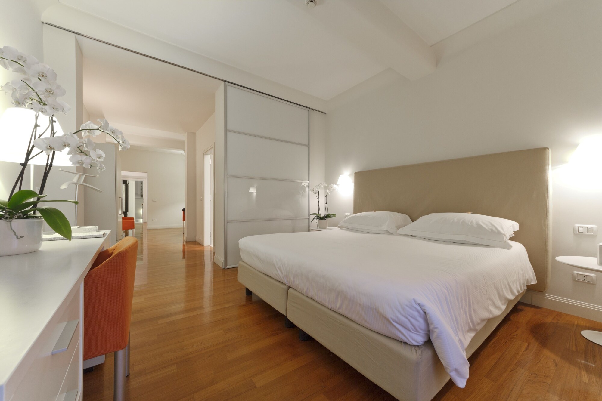 1 BEDROOM, JUNIOR SUITE, PRIVATE BATHROOM, COURTYARD AREA