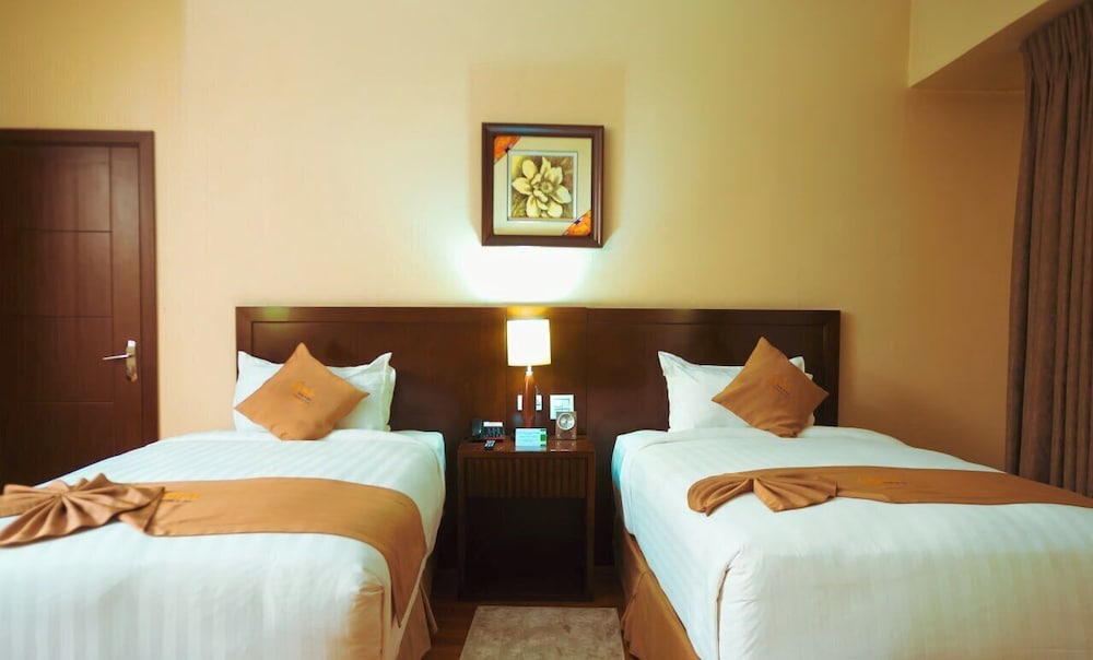 Capital Hotel And Spa 34/76