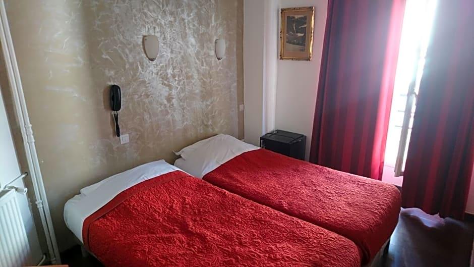 Hotel Bertha 9/26