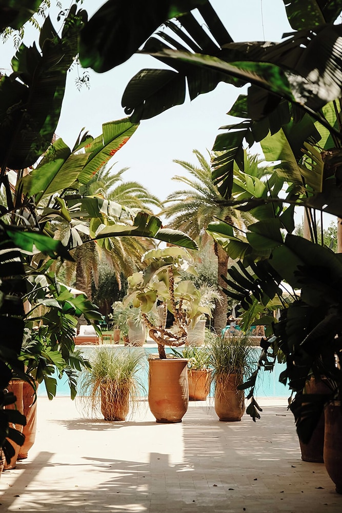 Domaine des Remparts Hotel and Spa 56/60
