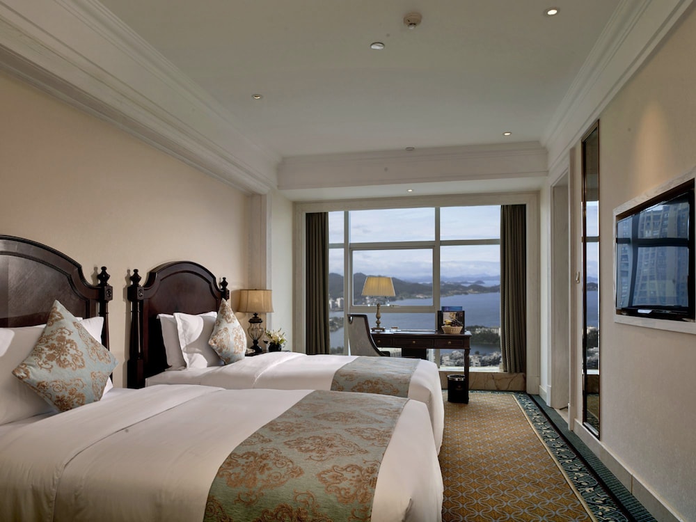 Yinxin Century Hotel 7/25