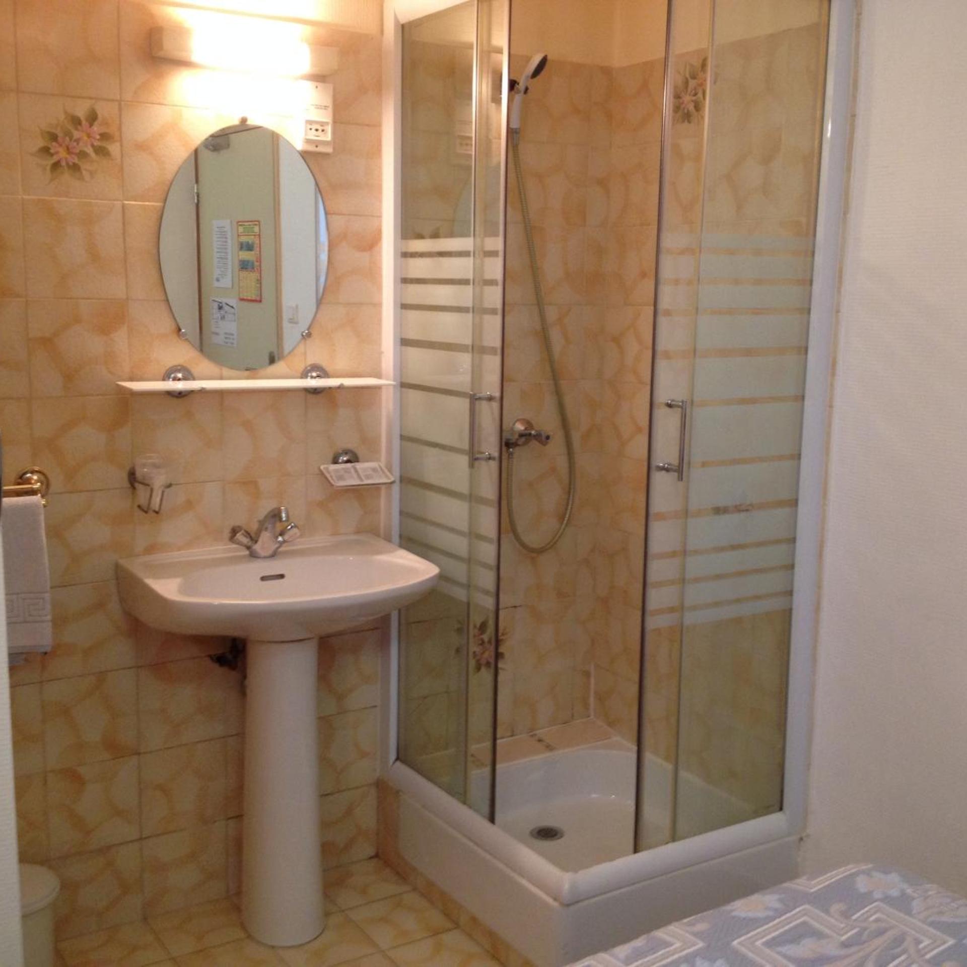 غرفة مفردة، AU NOUVEL HOTEL 4/7