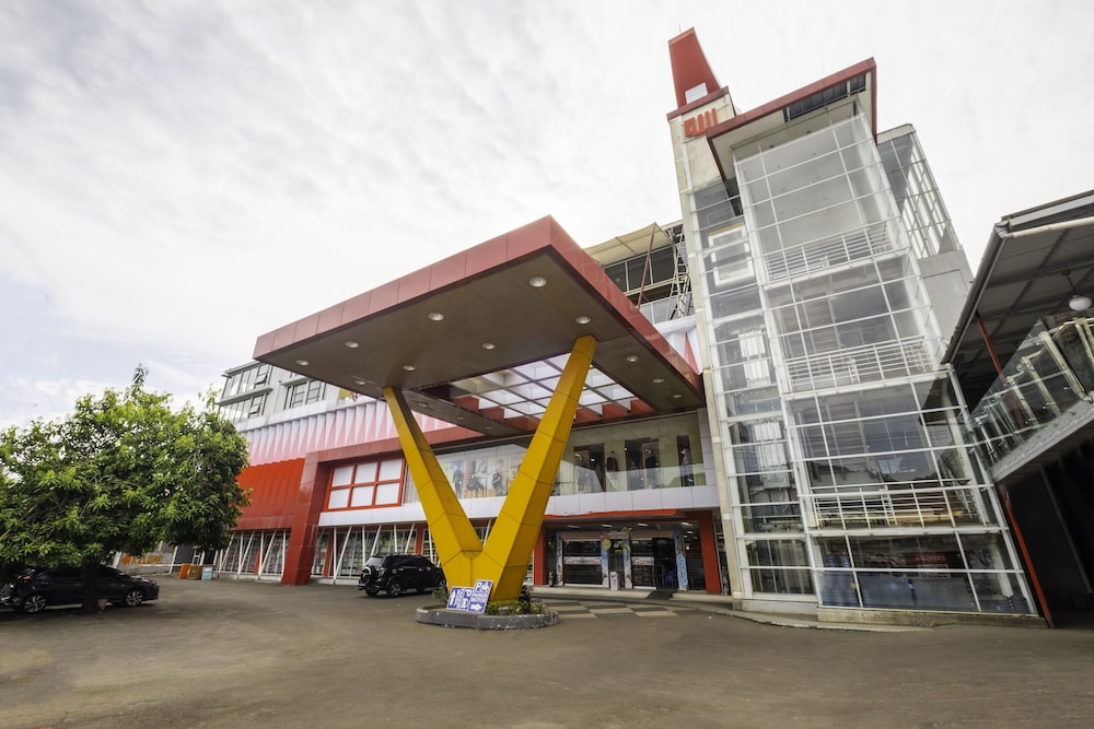 Capital O 1973 Hotel Toserba Selamat Syariah Pelabuhan Ratu 16/22