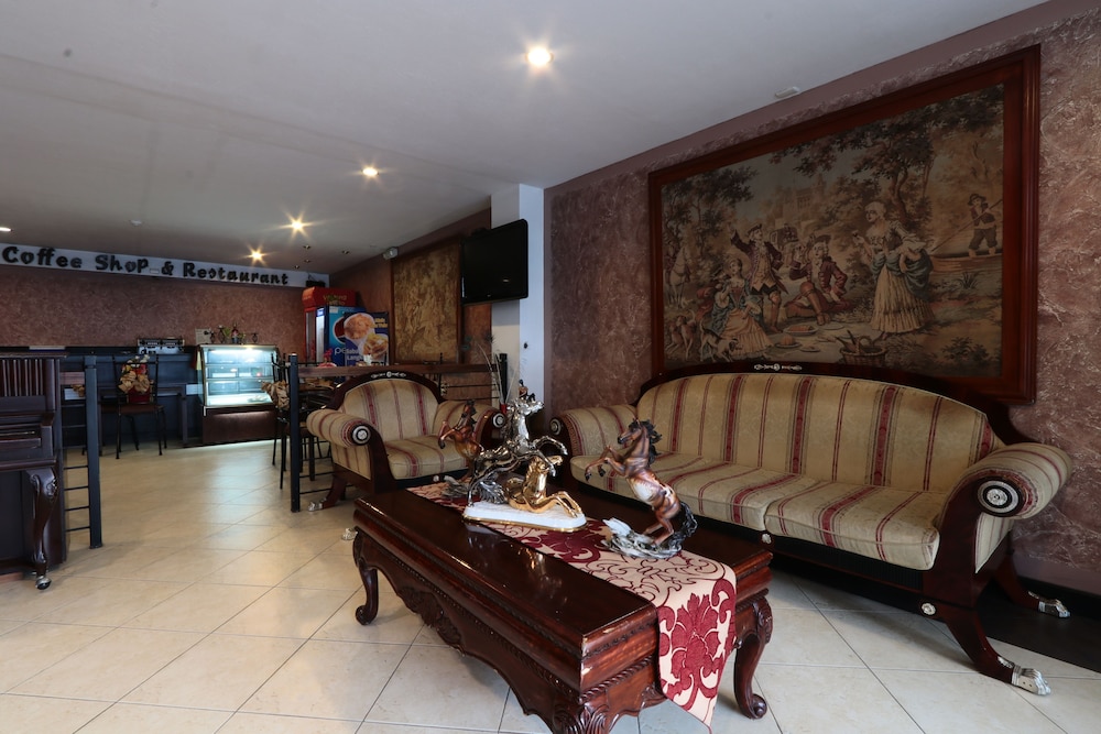 D'leonor Hotel 8/73