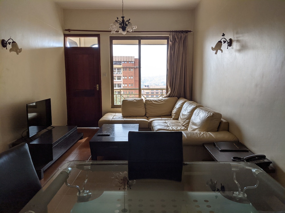 Prestige Hotel Suites 33/50