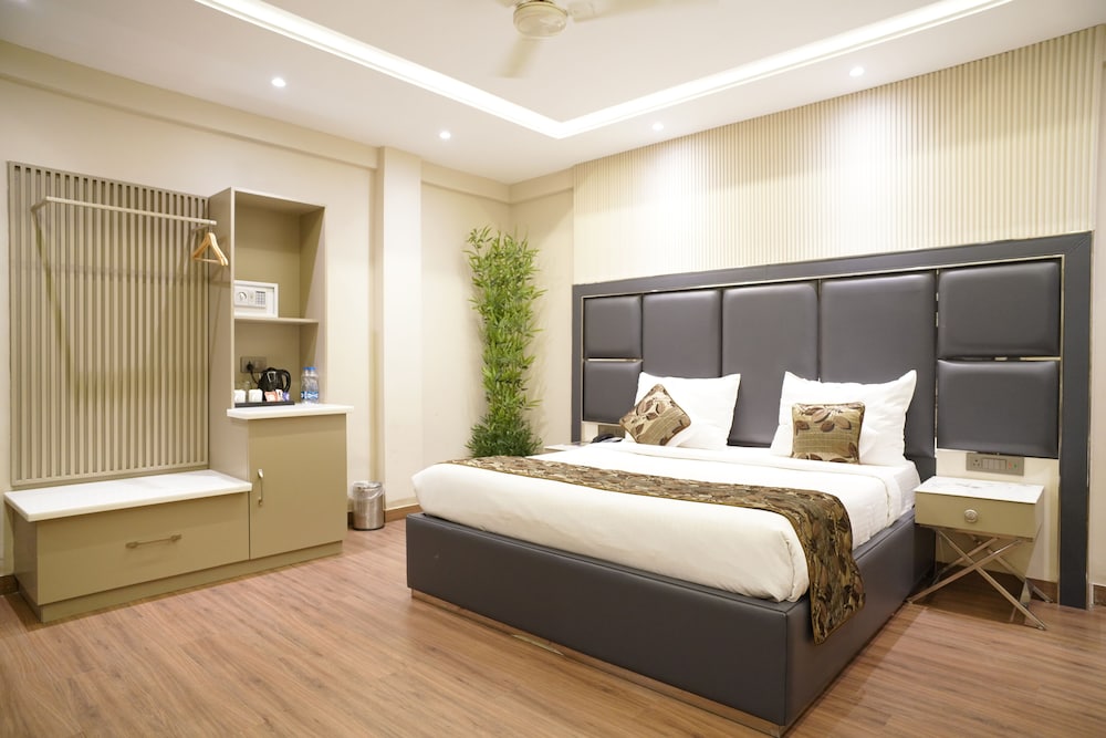 Premium, King Bed