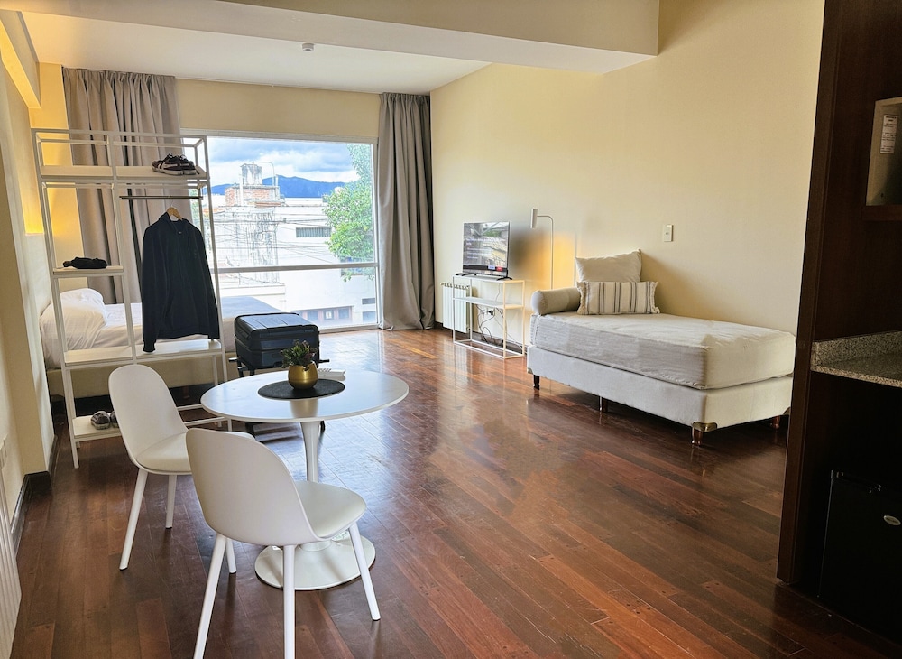 Plaza Hotel Paseo 27/39