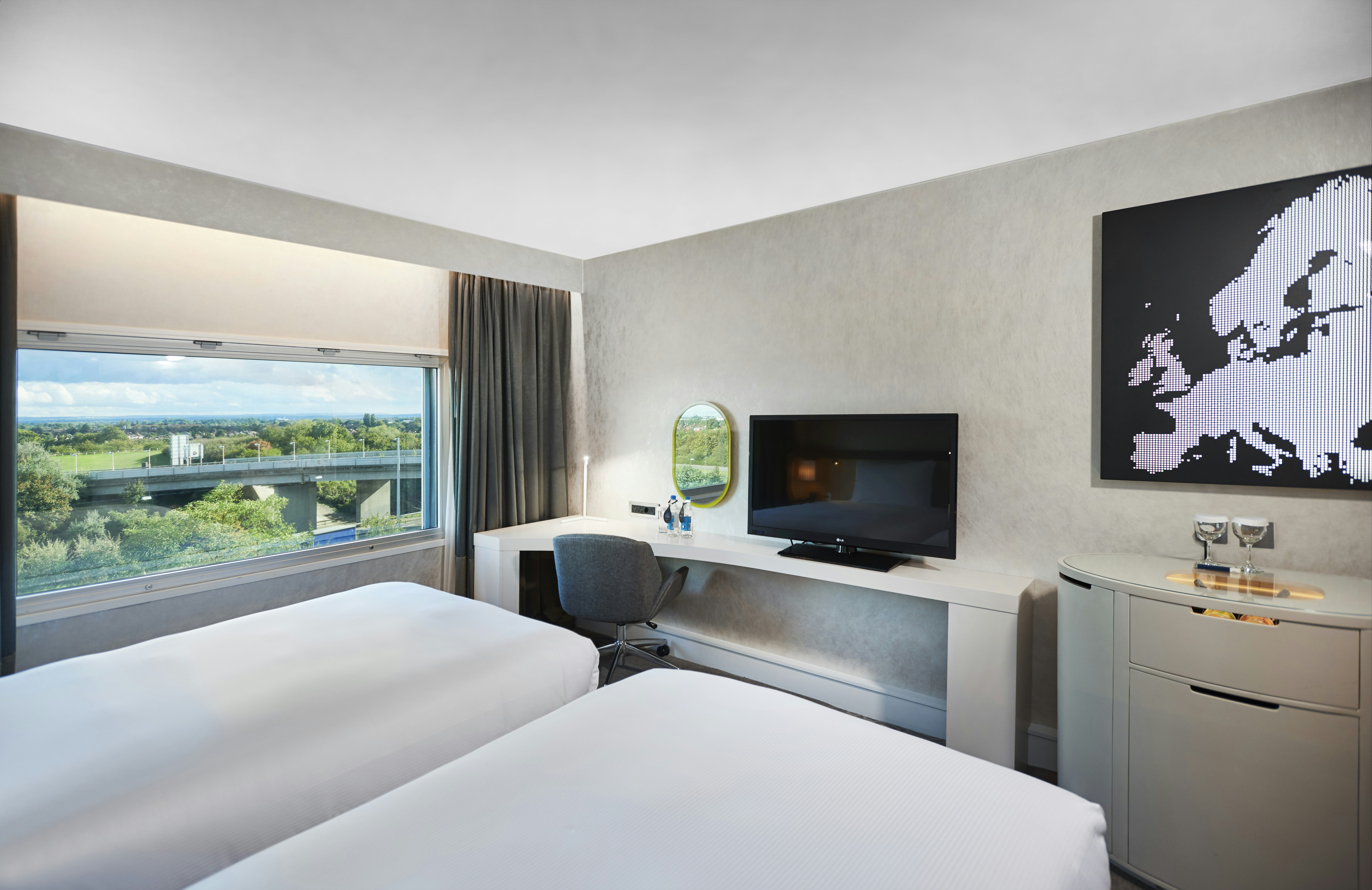 GUEST ROOM, TWIN BEDS