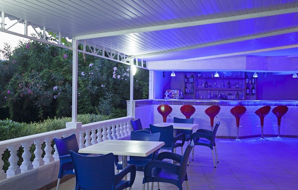 Ramira Beach Hotel 29/37
