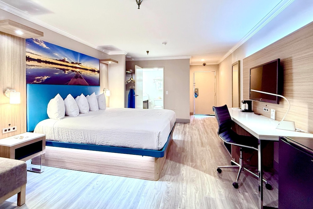 Days Inn By Wyndham Los Angeles Lax Redondo Manhattan Beach 32/56