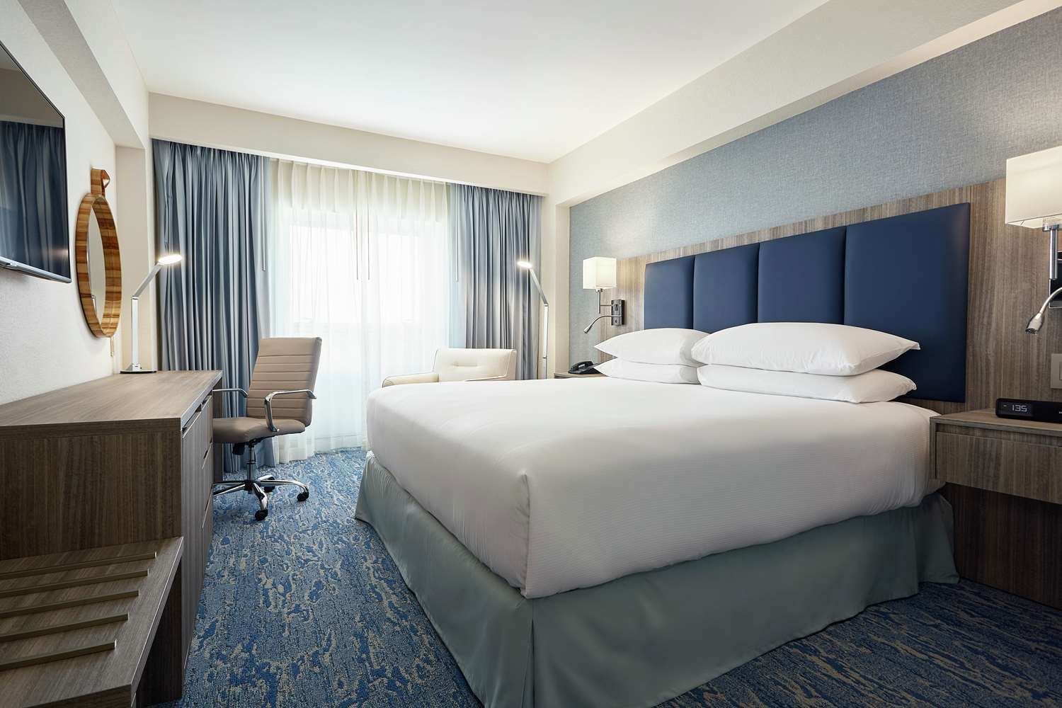 Room, King Bed, Pool View