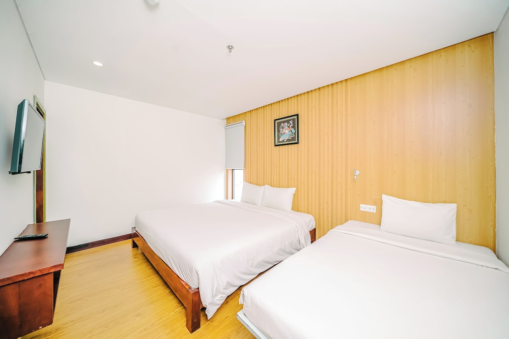 Gemma Hotel 27/63