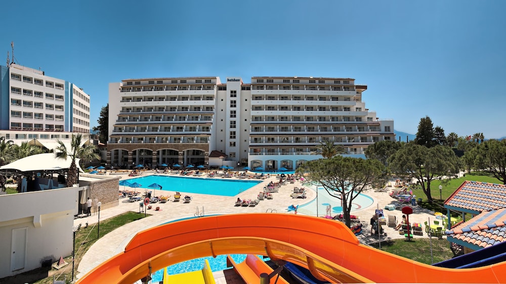 Batihan Beach Resort 68/76