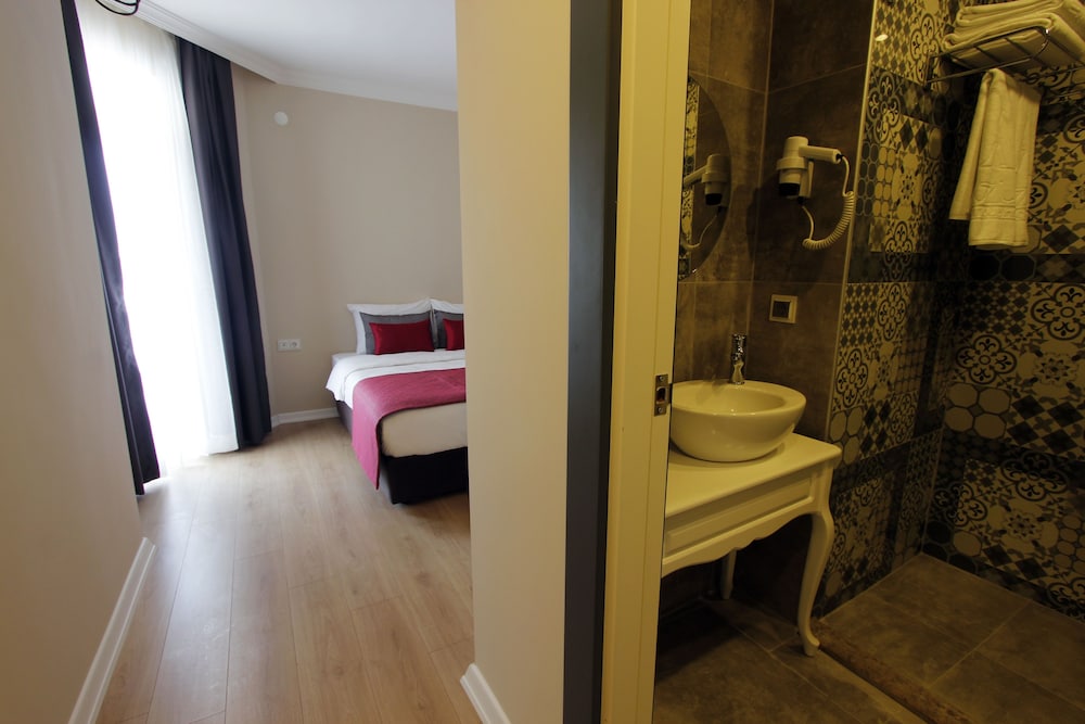 Azuu Boutique Hotel 62/76