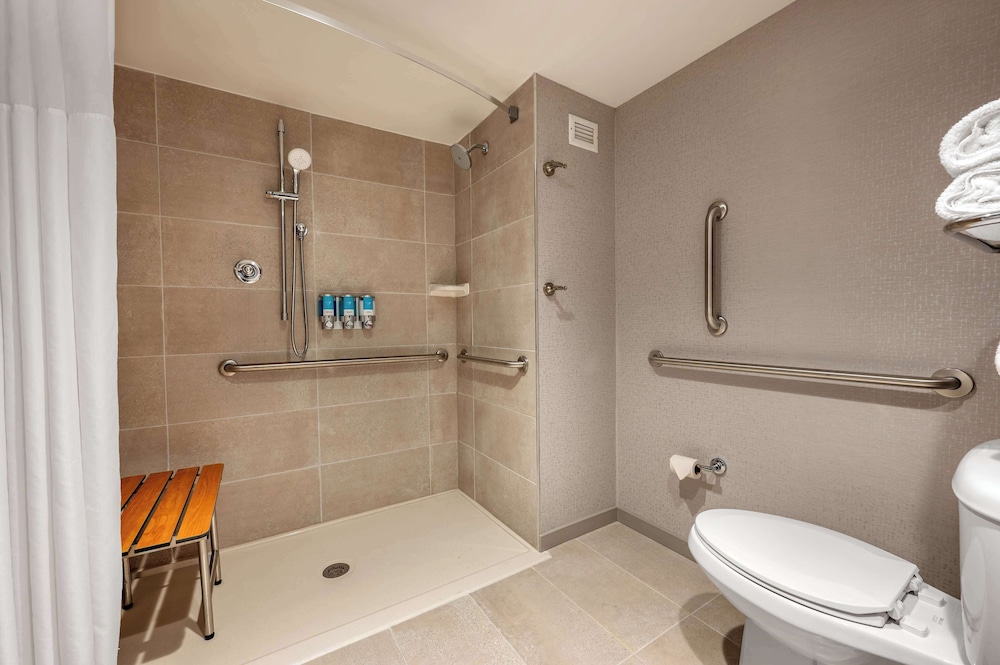 Drury Inn and Suites Champaign 46/50