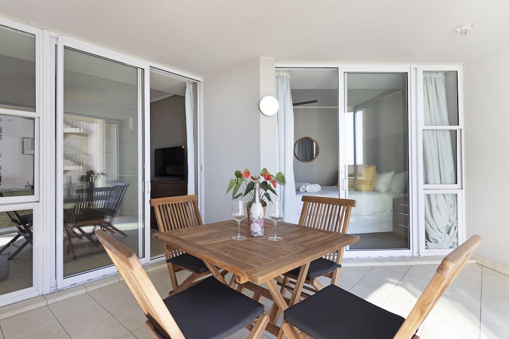 Luxury On The Beach Lagoon Beach 41/55