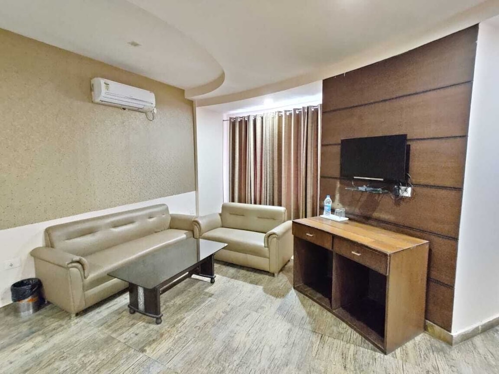 Hotel Anurag 26/30