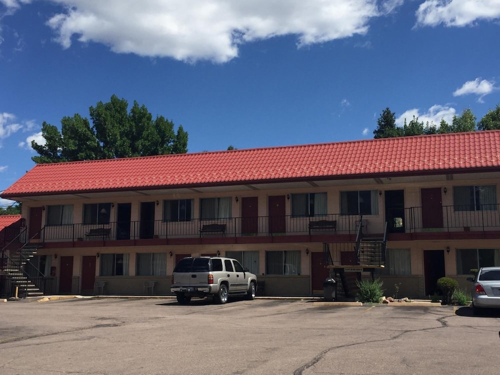 Garden Of The Gods Motel 7/58