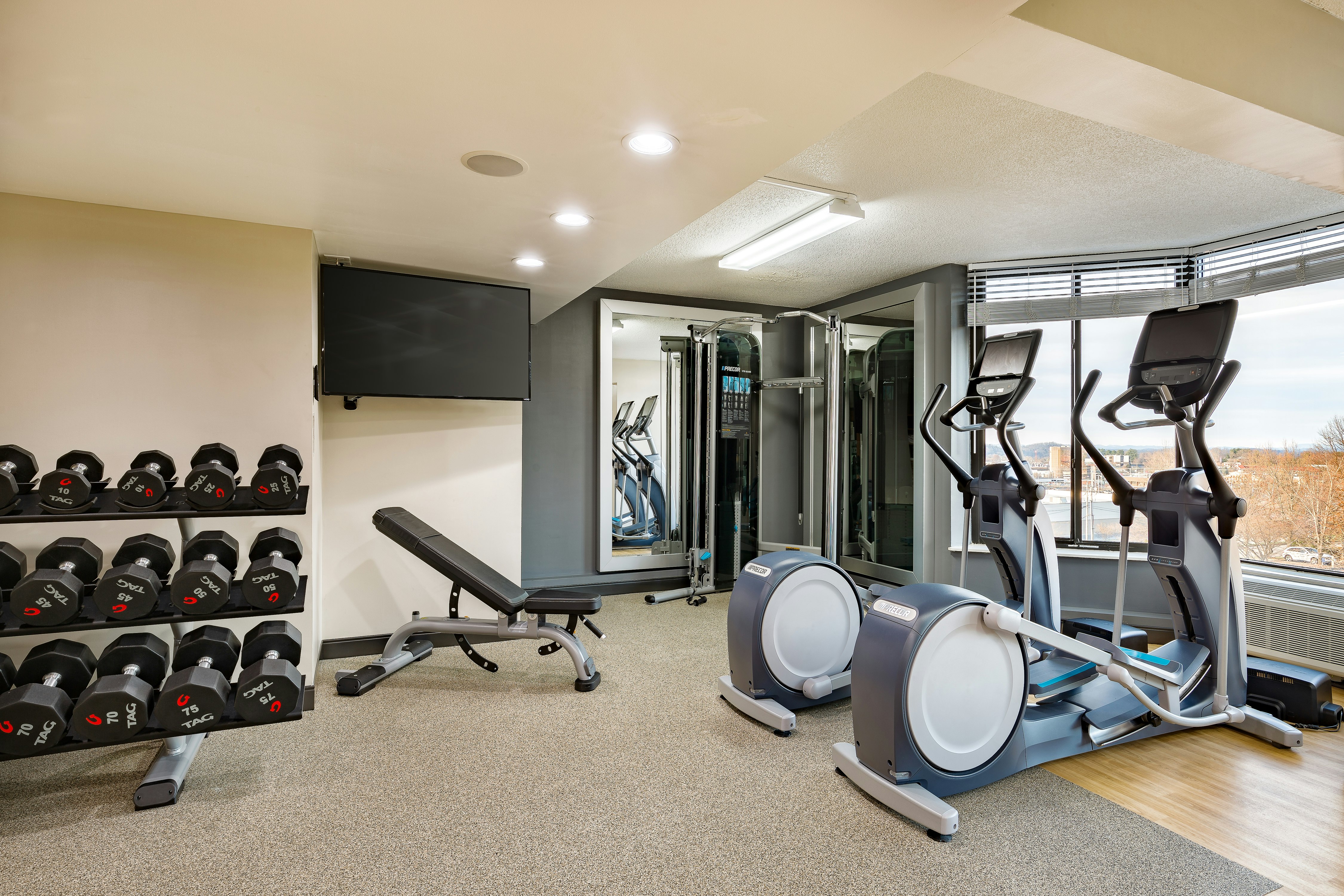 DoubleTree by Hilton Hotel Johnson City 33/61