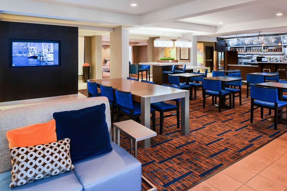 Courtyard by Marriott Beaumont 24/35