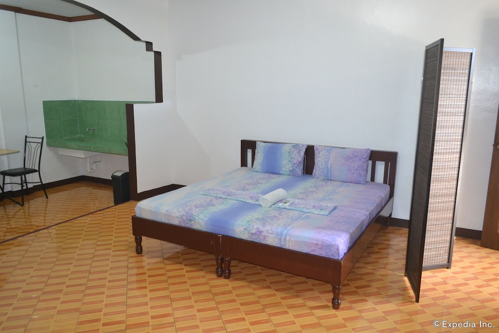Antonio's Apartelle & Suites 10/66