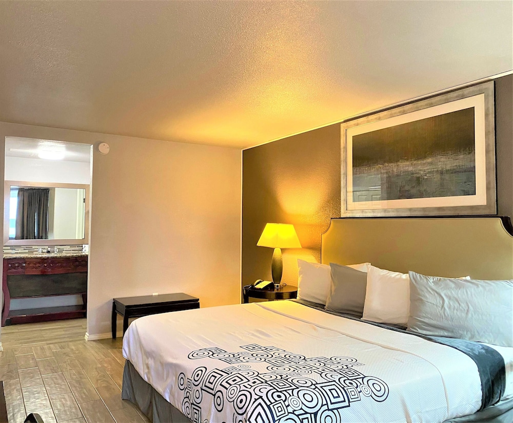 R Nite Star Inn & Suite 19/65