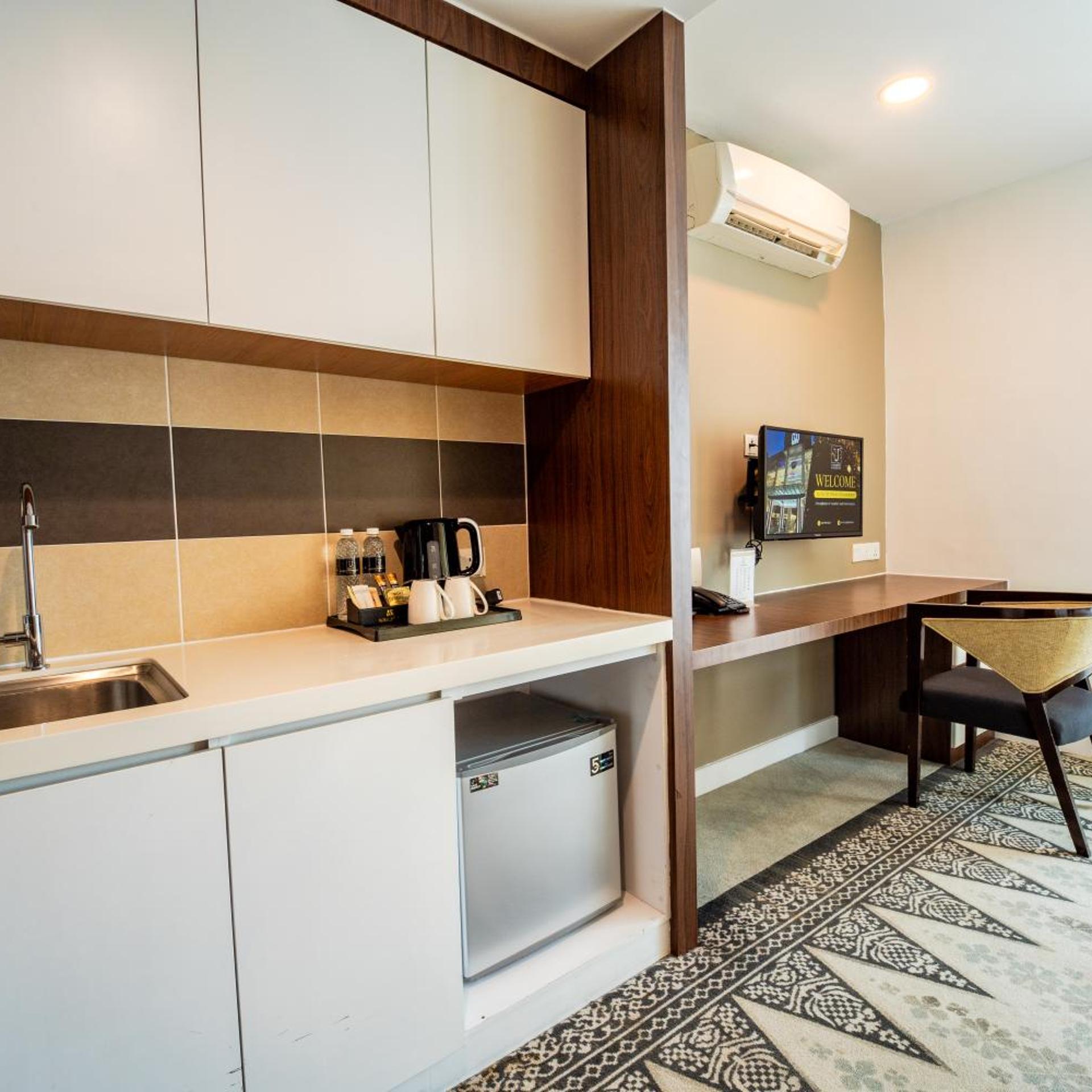 UTM Hotel & Residence 38/66