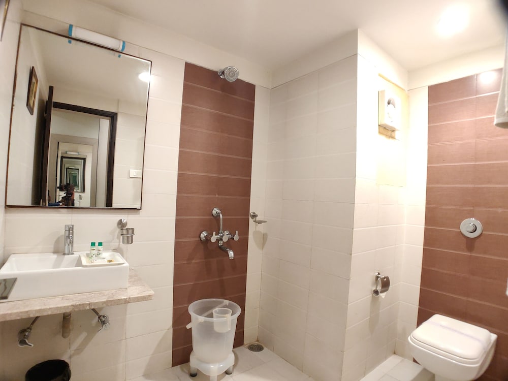 HOTEL SHIV VILAS 24/25