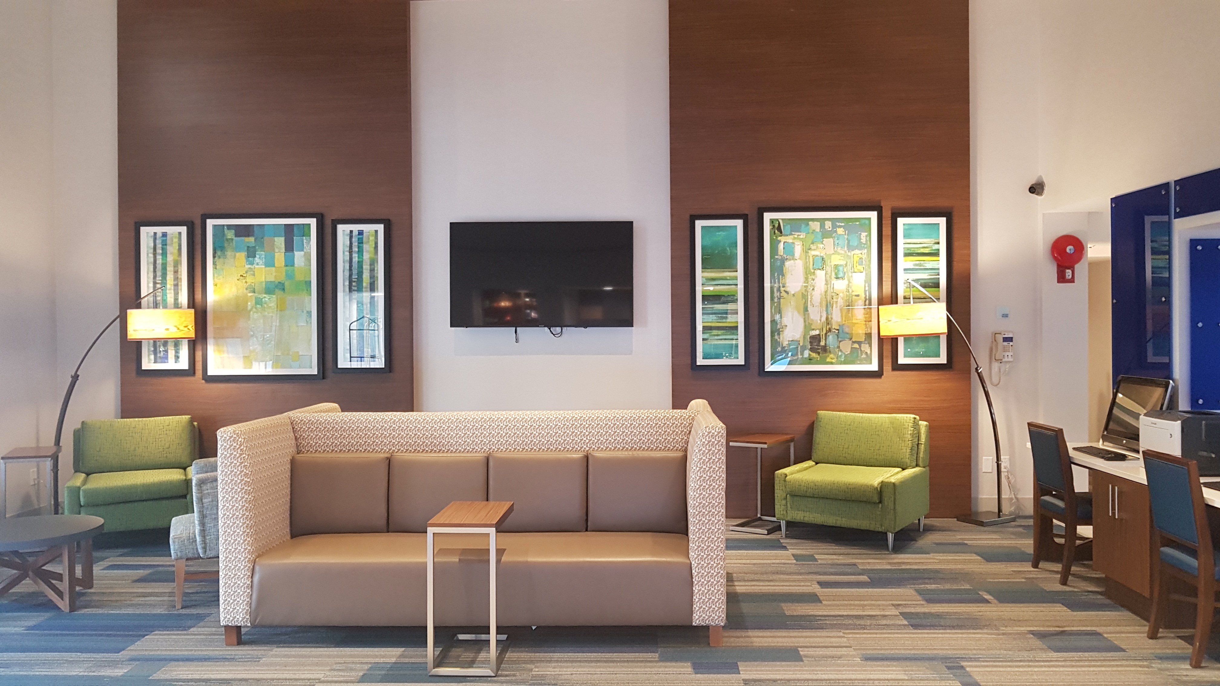 Holiday Inn Express Suites Surrey 28/50
