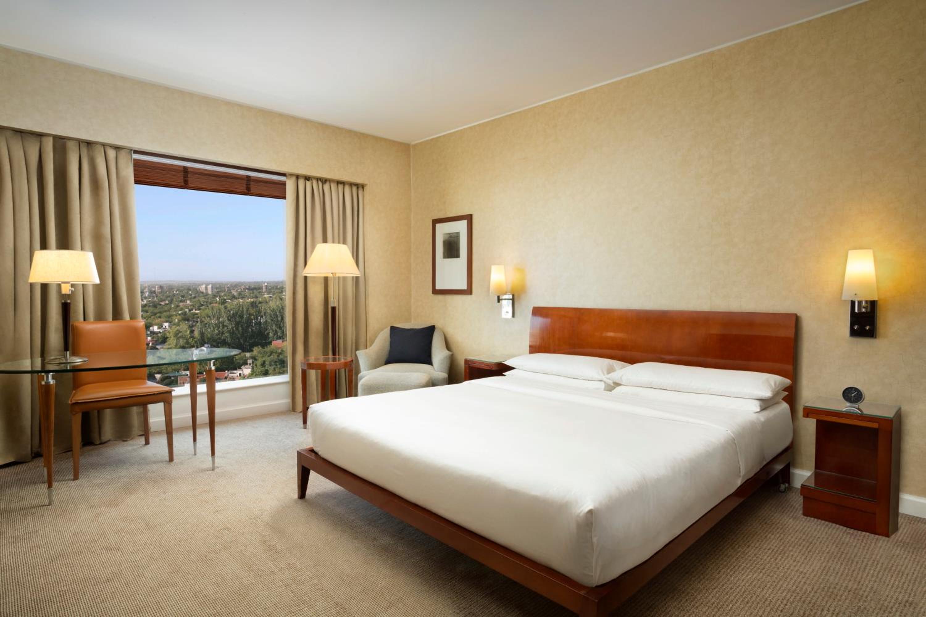 ROOM, TWIN BEDS, MOUNTAIN VIEW