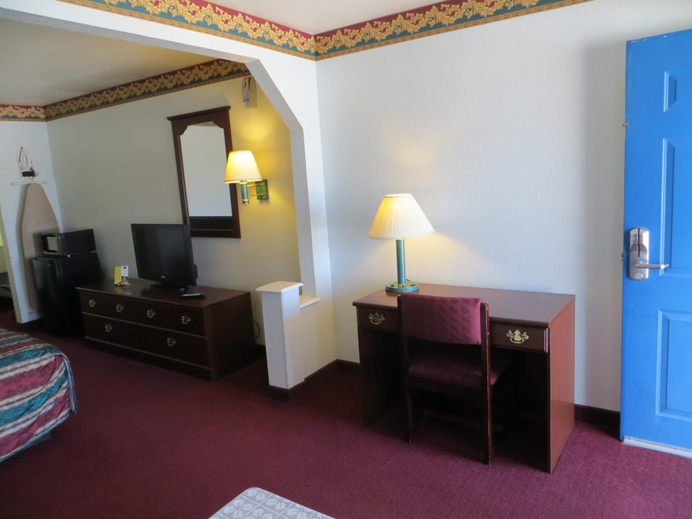 The Executive Inn Suites 47/67