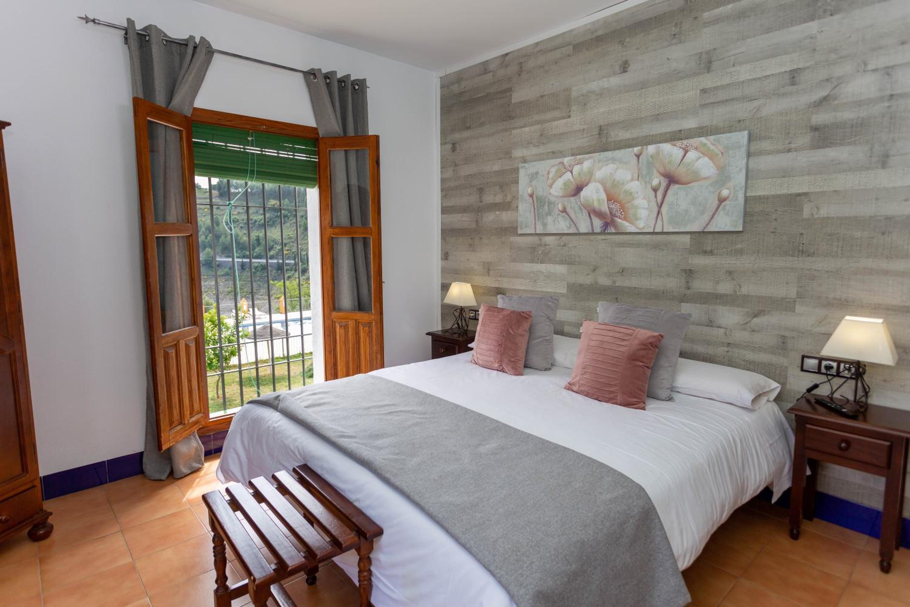 Room, Double or Twin Bed
