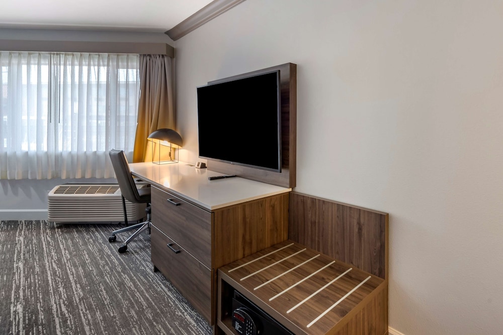 Best Western Denver East 30/37