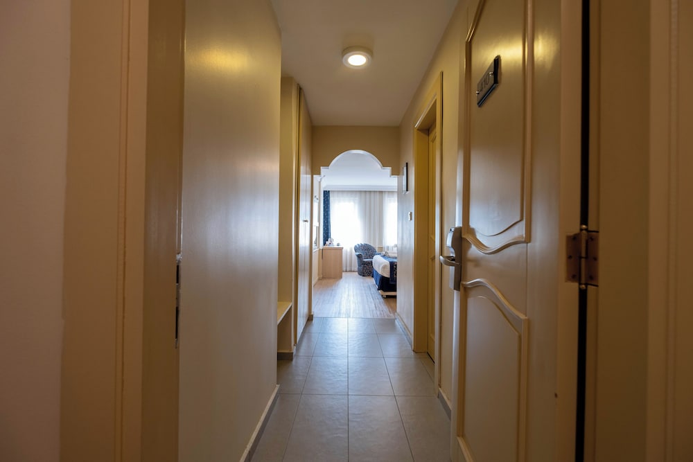 Berr Hotel 25/50