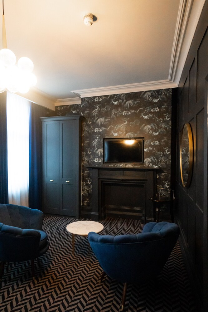 Lock & Key Hotel 53/69