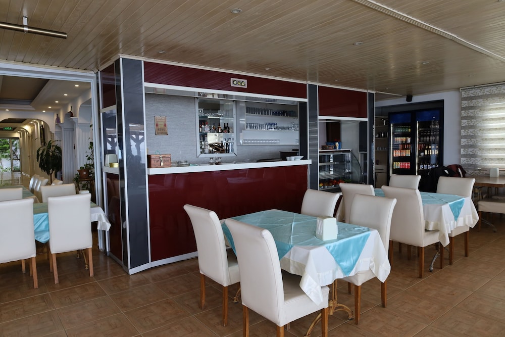 Demir Otel Restaurant 35/41