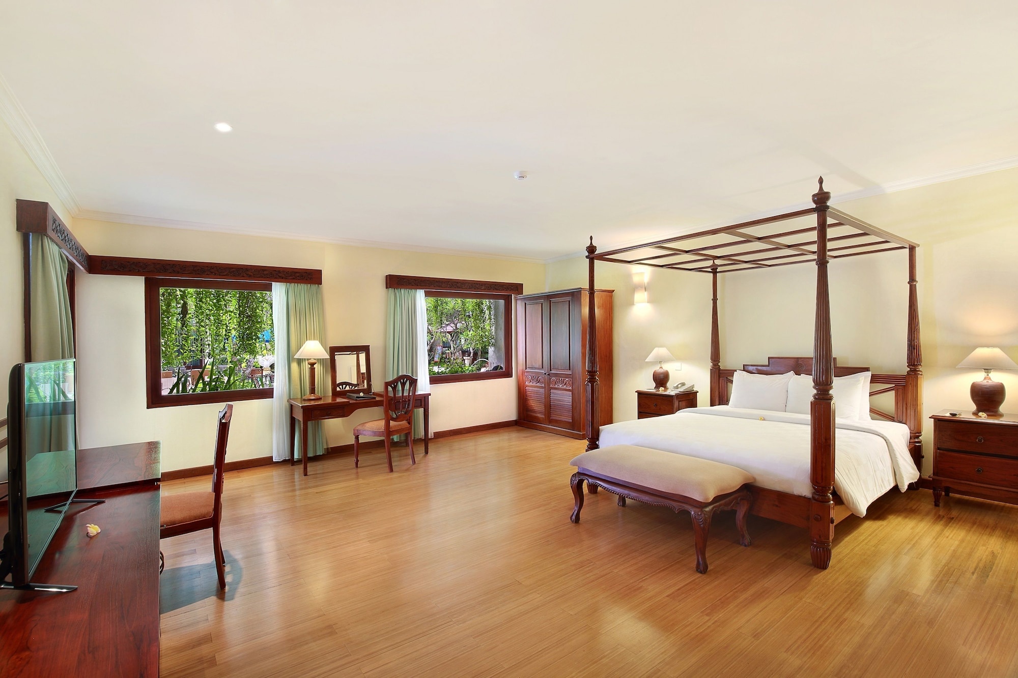 Deluxe Suite