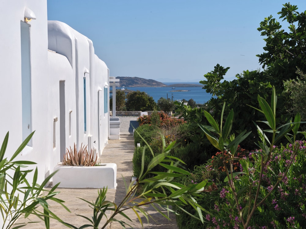 BLUE MARE VILLAS 4/48