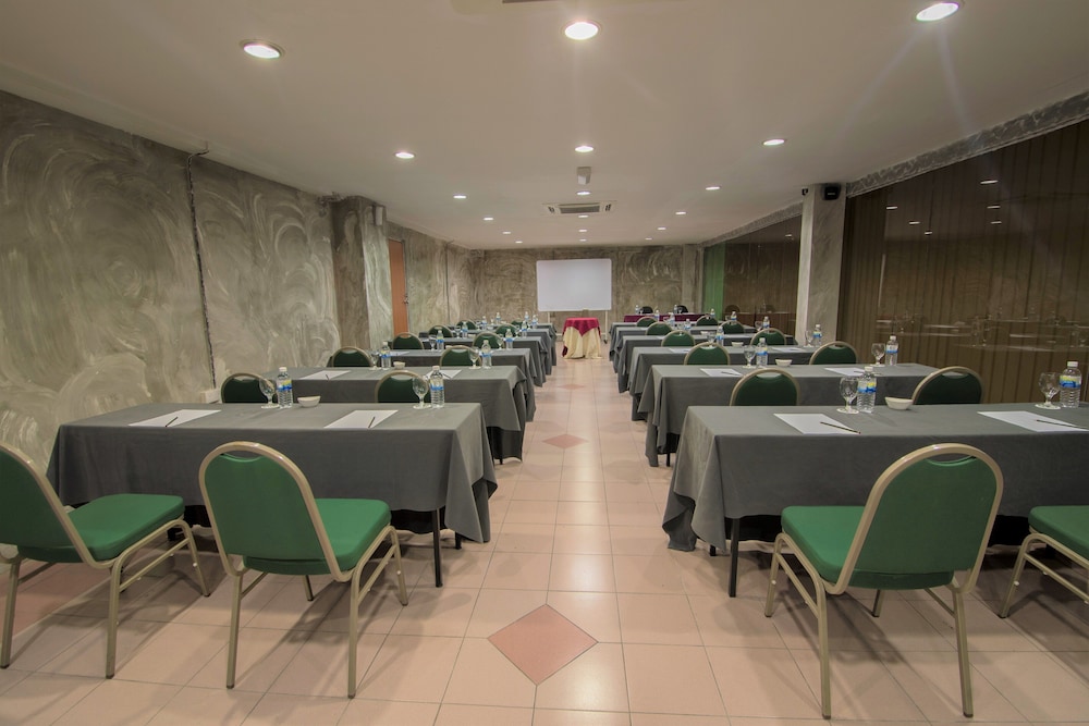 Grand Sentosa Hotel 31/33