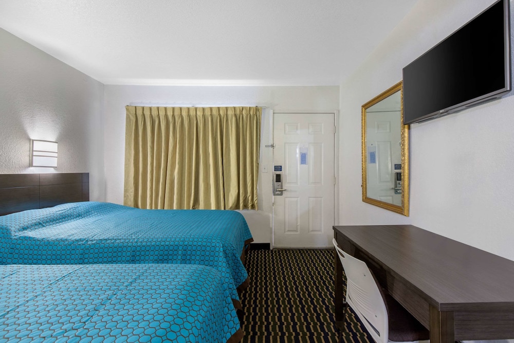 Rodeway Inn Winston Salem Route 52 10/25