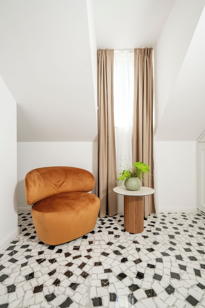 Heritage Hotel Lucia 5/49