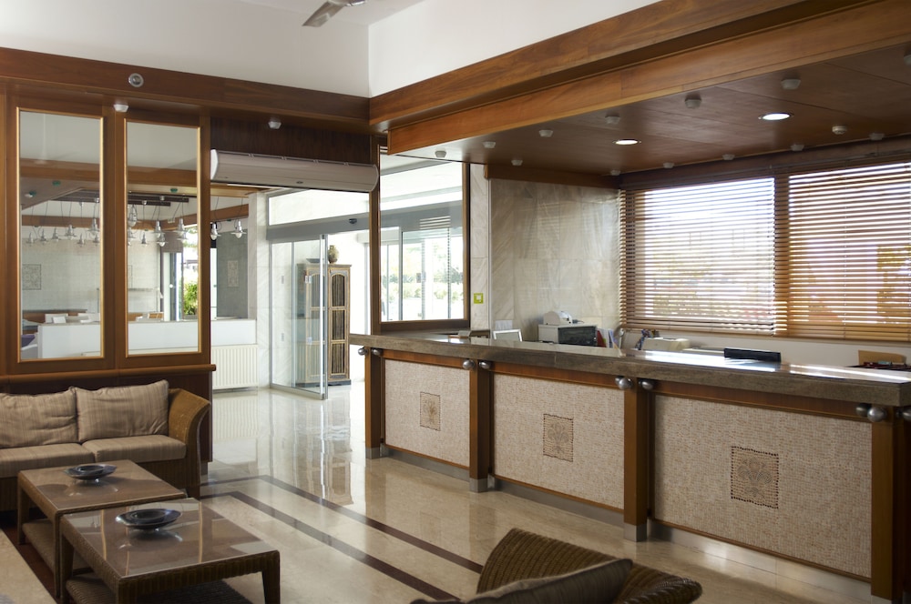 Senator Hotel Apartments - Adults Only 10/70