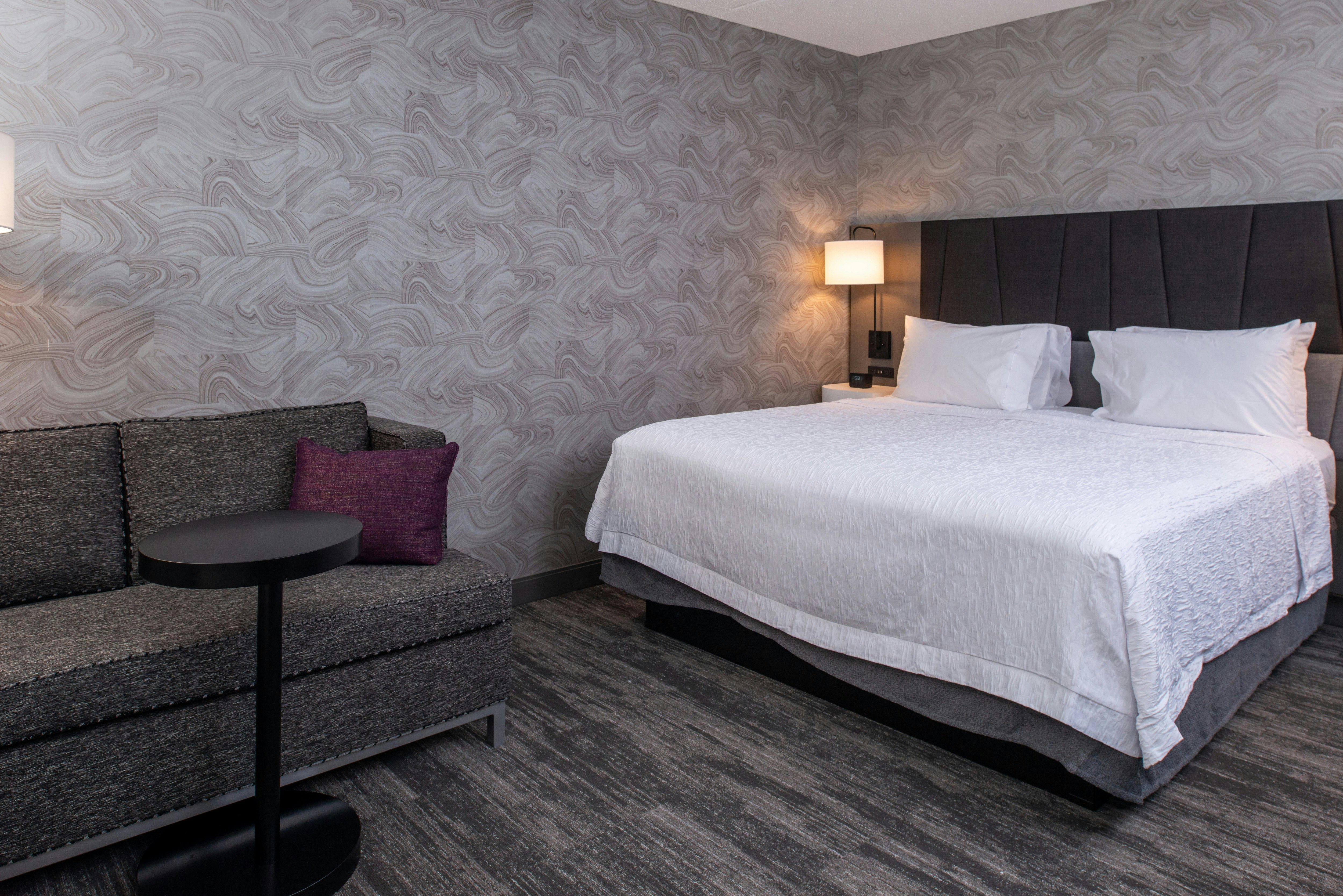 ROOM, KING BED