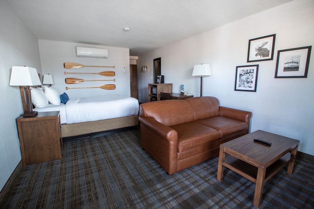 Pyramid Lake Resort 28/48