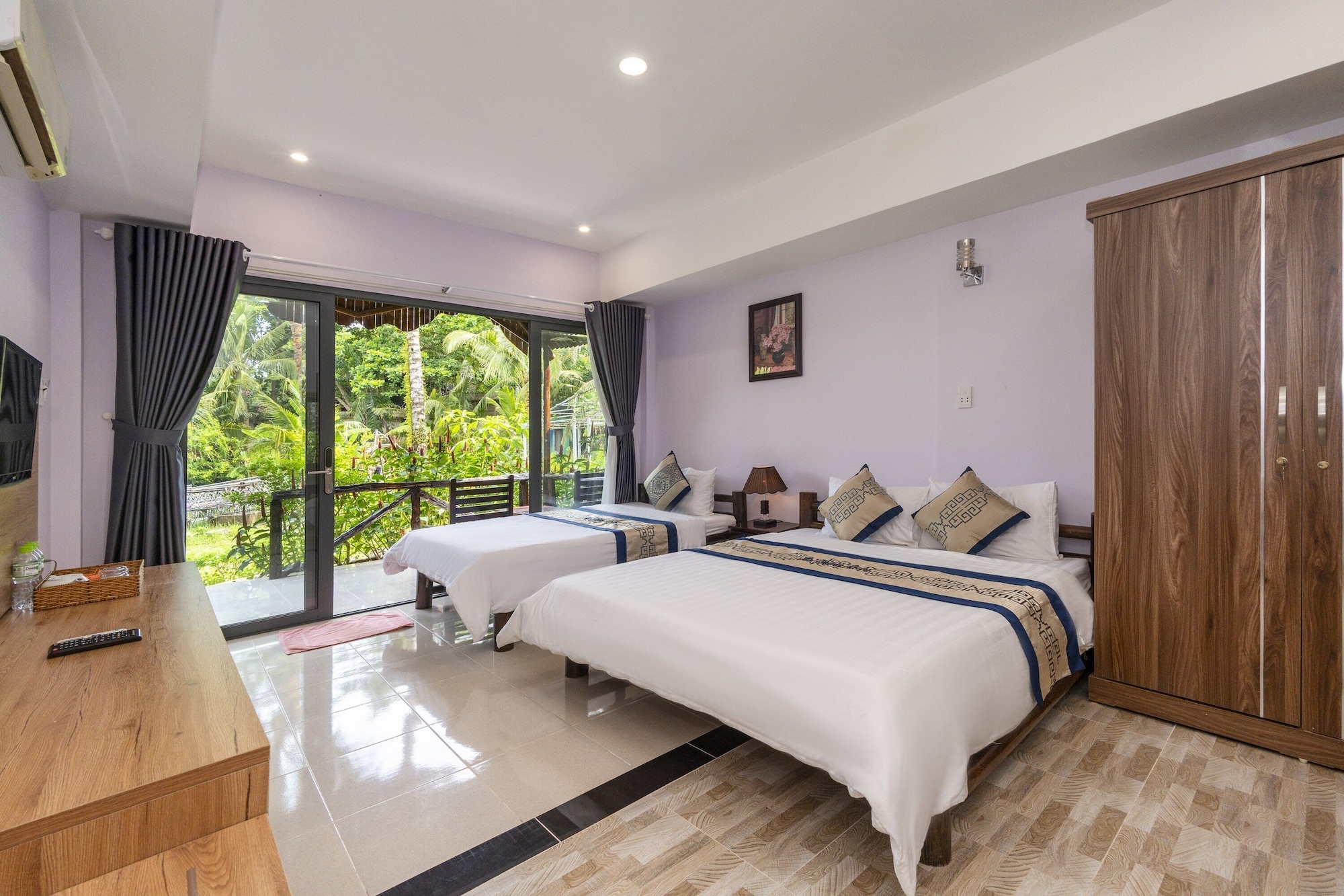 BUNGALOW, TRIPLE, GARDEN VIEW