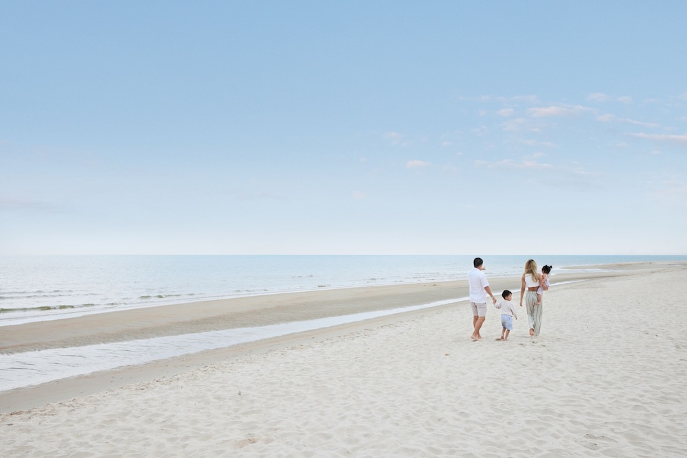 Dusit Thani Hua Hin 90/94