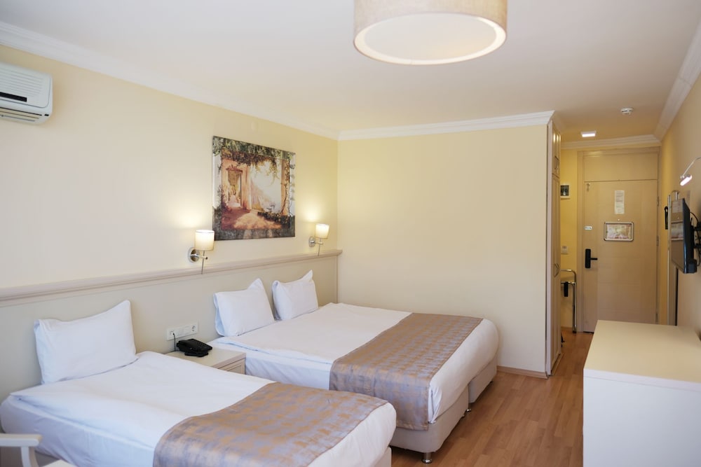 TROIA TUSAN HOTEL 13/67