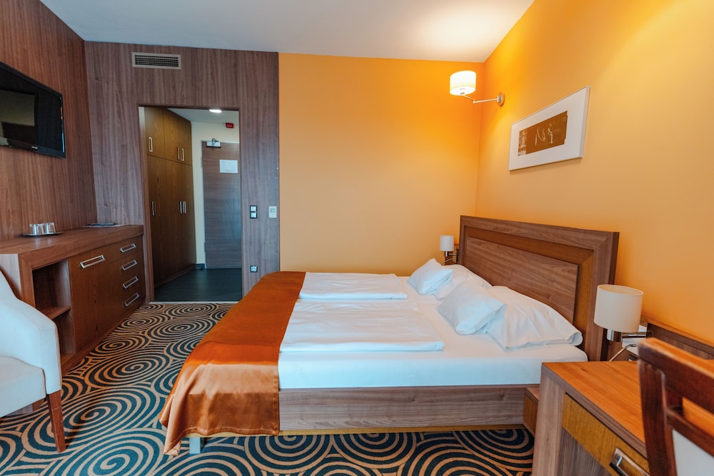 Hotel Millennium 9/50